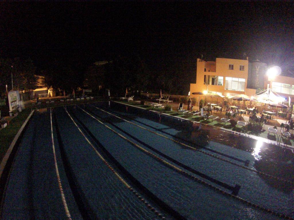 Village Sport Holidays Cerveteri Phòng bức ảnh